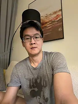 Snapshot of ori6 chatting on February 4, 2026, 3:40 pm ori6 online show from February 4, 2026, 3:40 pm