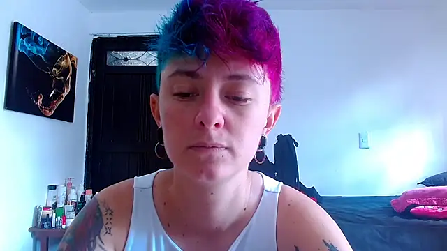 Snapshot of tomboyblue chatting on May 22, 2026, 5:33 pm tomboyblue online show from May 22, 2026, 5:33 pm