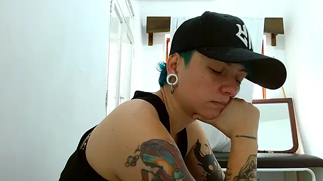 tomboyblue online show from February 13, 2026, 2:28 pm