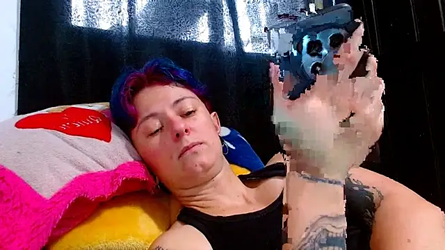 tomboyblue online show from April 6, 2026, 7:04 pm