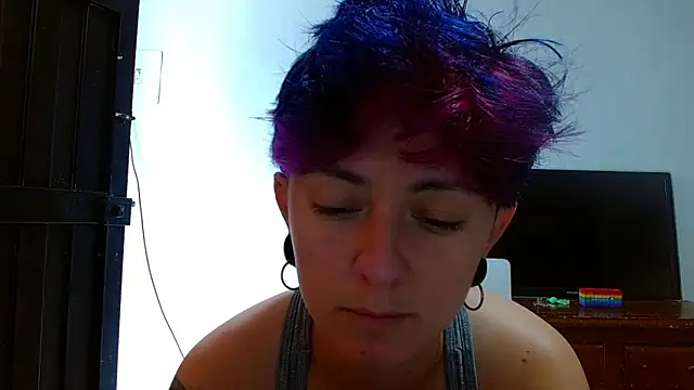 Snapshot of tomboyblue chatting on May 13, 2026, 5:20 pm tomboyblue online show from May 13, 2026, 5:20 pm