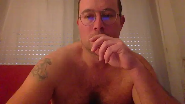 porompomperro online show from December 8, 2024, 4:18 pm