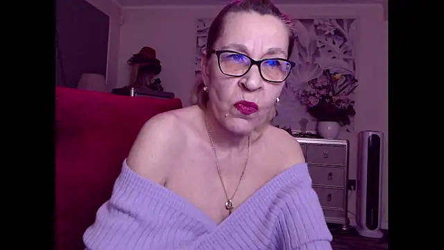 Snapshot of HornyMilf_555 chatting on February 8, 2026, 3:21 pm HornyMilf 555 online show from February 8, 2026, 3:21 pm