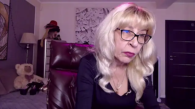 HornyMilf 555 online show from September 23, 2025, 12:56 pm