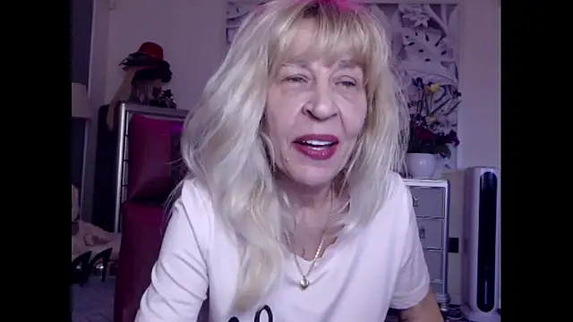 HornyMilf 555 online show from October 11, 2025, 12:06 pm