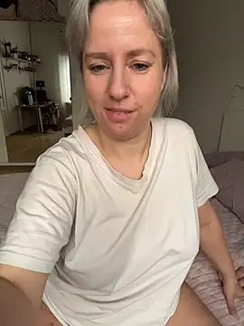 MariaValentine online show from January 15, 2026, 6:39 am