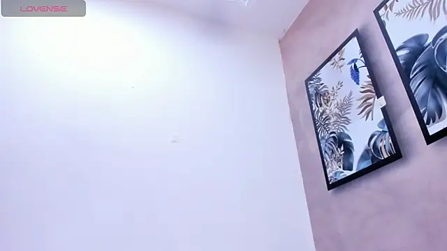 DahianaLincoln online show from October 10, 2025, 11:49 pm