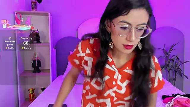 Snapshot of SophieGomez22 chatting on October 5, 2025, 11:23 am SophieGomez22 online show from October 5, 2025, 11:23 am