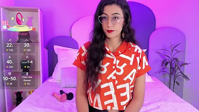 Snapshot of SophieGomez22 chatting on November 7, 2025, 11:37 am SophieGomez22 online show from November 7, 2025, 11:37 am