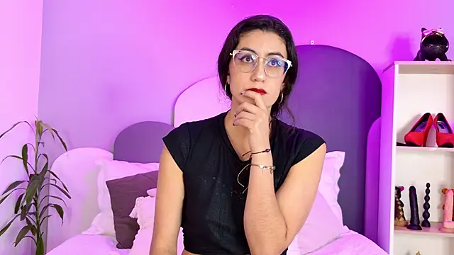 Snapshot of SophieGomez22 chatting on May 25, 2026, 11:42 am SophieGomez22 online show from May 25, 2026, 11:42 am