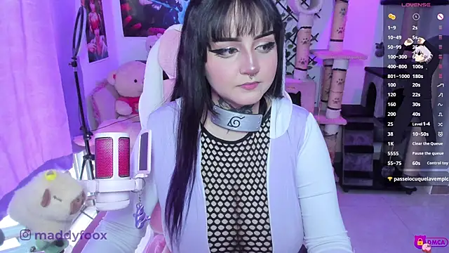 MaddyFooxx online show from July 11, 2026, 10:43 pm