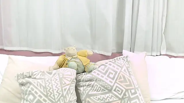 LexiiBloom online show from March 14, 2025, 10:50 am