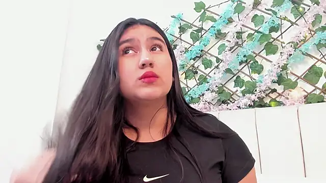 LexiiBloom online show from September 10, 2025, 10:47 am