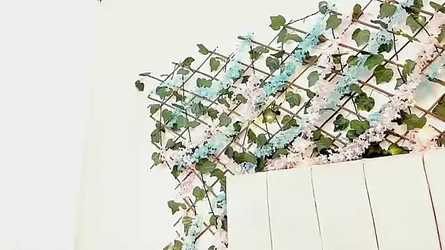 LexiiBloom online show from September 27, 2025, 8:31 am