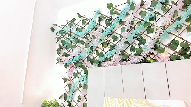 LexiiBloom online show from September 11, 2025, 10:26 am