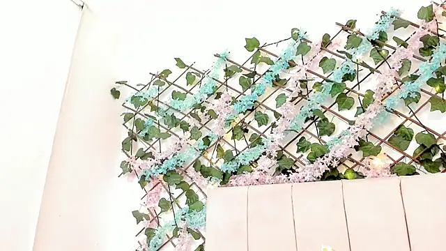 LexiiBloom online show from October 5, 2025, 10:39 am