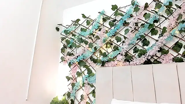 LexiiBloom online show from October 6, 2025, 10:16 am