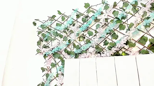 LexiiBloom online show from September 21, 2025, 10:53 am