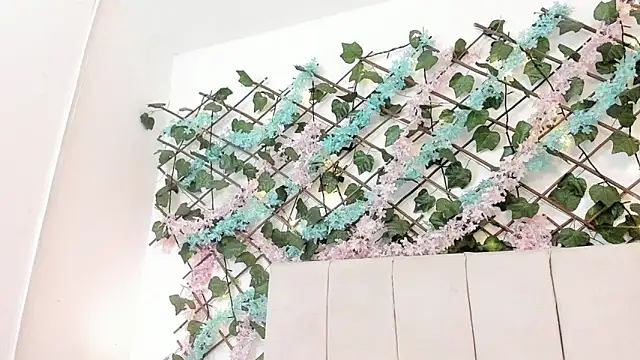 LexiiBloom online show from October 3, 2025, 10:28 am