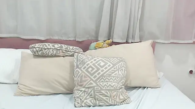 LexiiBloom online show from March 5, 2025, 5:39 pm