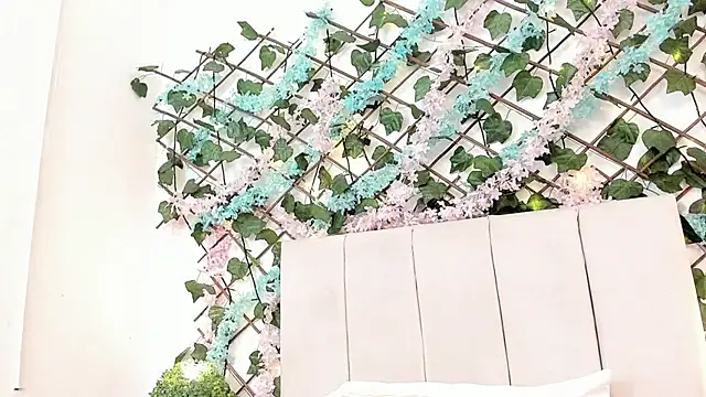 LexiiBloom online show from September 28, 2025, 10:33 am