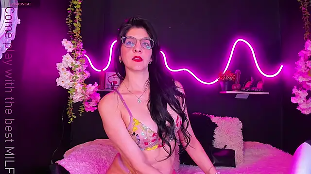 Snapshot of caro_lyne_ chatting on February 24, 2025, 1:53 pm caro lyne online show from February 24, 2025, 1:53 pm
