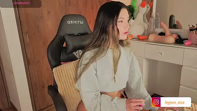 Snapshot of jessy__01 chatting on December 16, 2025, 2:27 am jessy 01 online show from December 16, 2025, 2:27 am