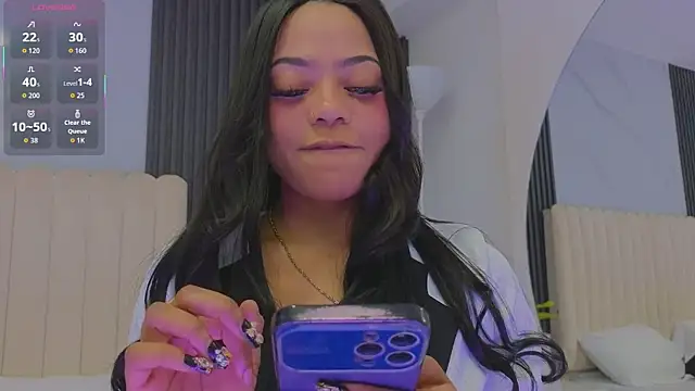 Madiee Rhea online show from April 16, 2026, 9:39 pm