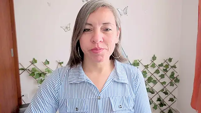 Snapshot of Lady_breaks_hearts chatting on February 9, 2026, 12:47 pm Lady breaks hearts online show from February 9, 2026, 12:47 pm