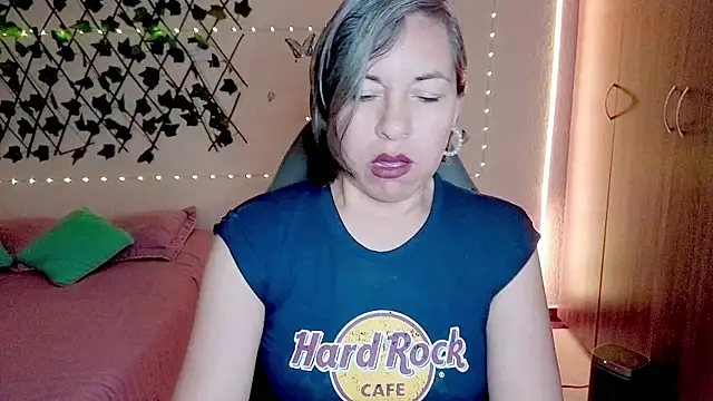 Lady breaks hearts online show from November 22, 2025, 10:25 am