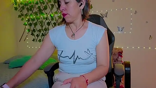 Lady breaks hearts online show from October 15, 2025, 10:45 am