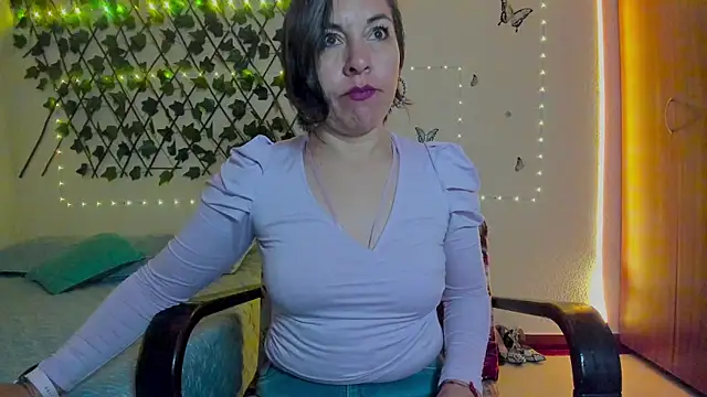 Lady breaks hearts online show from September 25, 2025, 10:32 am