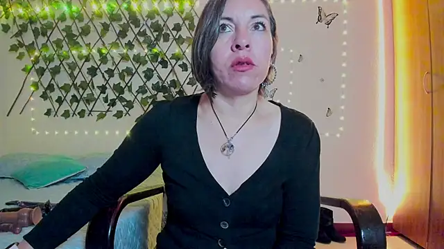 Lady breaks hearts online show from September 30, 2025, 10:32 am