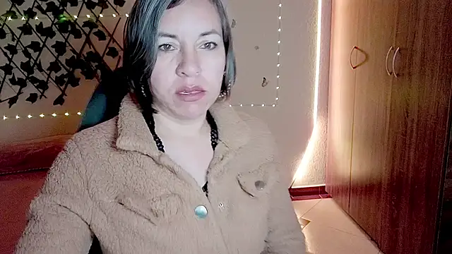 Lady breaks hearts online show from November 19, 2025, 9:42 am