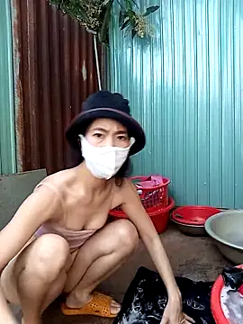 Snapshot of Lyly_sexy2k chatting on March 2, 2025, 6:37 am Lyly sexy2k online show from March 2, 2025, 6:37 am