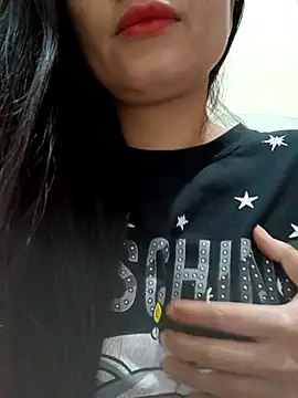 Snapshot of Lyly_sexy2k chatting on March 21, 2025, 1:02 am Lyly sexy2k online show from March 21, 2025, 1:02 am