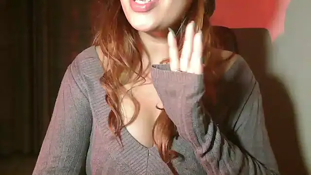 Snapshot of urvashihott chatting on January 6, 2025, 1:41 pm urvashihott online show from January 6, 2025, 1:41 pm