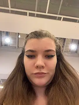 Snapshot of Holy_Tereza chatting on February 8, 2026, 3:43 pm Holy Tereza online show from February 8, 2026, 3:43 pm