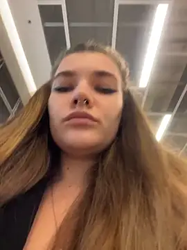 Snapshot of Holy_Tereza chatting on February 18, 2026, 3:41 pm Holy Tereza online show from February 18, 2026, 3:41 pm