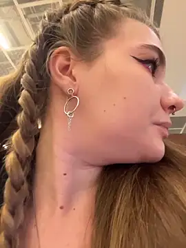 Snapshot of Holy_Tereza chatting on February 14, 2026, 3:45 pm Holy Tereza online show from February 14, 2026, 3:45 pm