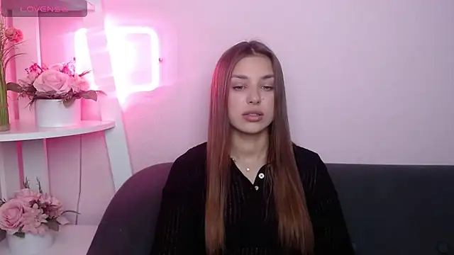 MilanaAngelAs online show from June 1, 2026, 4:45 am