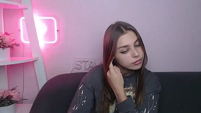 MilanaAngelAs online show from October 7, 2025, 7:37 pm