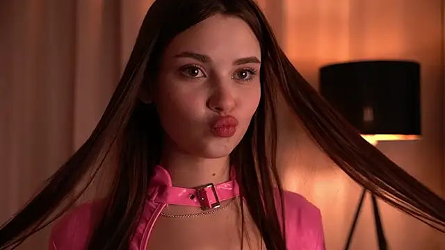 CarmenMoore26 online show from December 2, 2024, 10:40 pm