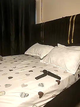 Snapshot of KikiLovesD chatting on February 11, 2026, 8:03 am KikiLovesD online show from February 11, 2026, 8:03 am