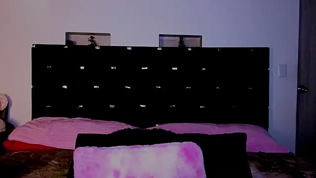 Snapshot of charlottemeyerr chatting on February 9, 2025, 6:16 pm charlottemeyerr online show from February 9, 2025, 6:16 pm