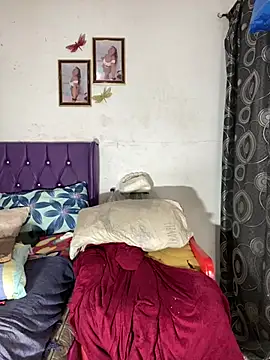 KandyHot  online show from March 7, 2026, 12:21 pm