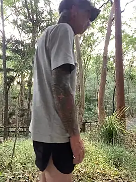 hhhorniee online show from February 14, 2025, 7:38 am