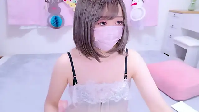 Snapshot of -YU- chatting on December 22, 2025, 5:35 pm -YU- online show from December 22, 2025, 5:35 pm