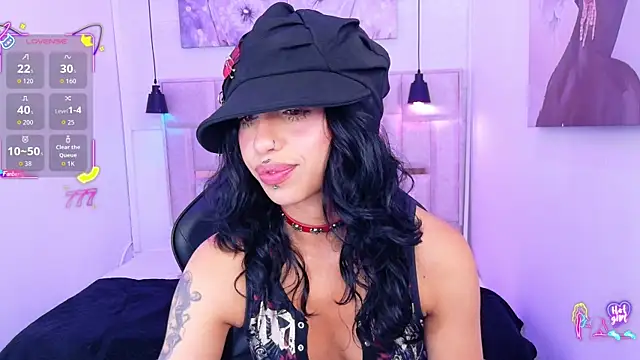 Snapshot of REDHOTTER_ chatting on May 26, 2026, 8:07 pm REDHOTTER online show from May 26, 2026, 8:07 pm