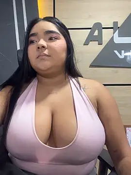 Snapshot of little_lissiee chatting on May 16, 2026, 8:52 pm little lissiee online show from May 16, 2026, 8:52 pm